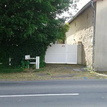 D'hotes Proche Puy Du Fou Nocleg ze śniadaniem *